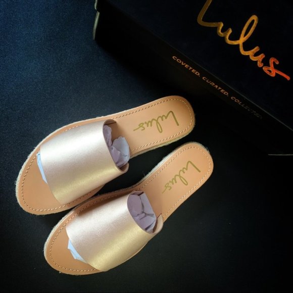 Lulu’s Women’s Rose Gold Slip-on Sandals Size 5.5 New - Picture 8 of 8
